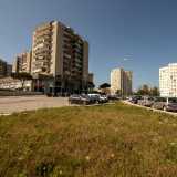 Negli anni 70 la storia urbanistica del quartiere registr� per� una crescita edilizia notevole: furono innalzati alti grattacieli senza balconi chiamati �di cartone� per il loro colore grigio